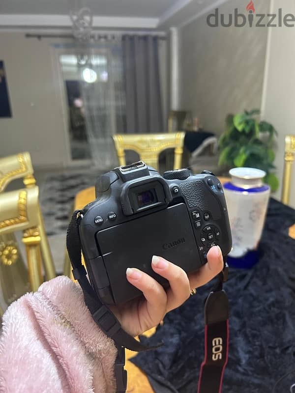 Canon EOS 800D 1