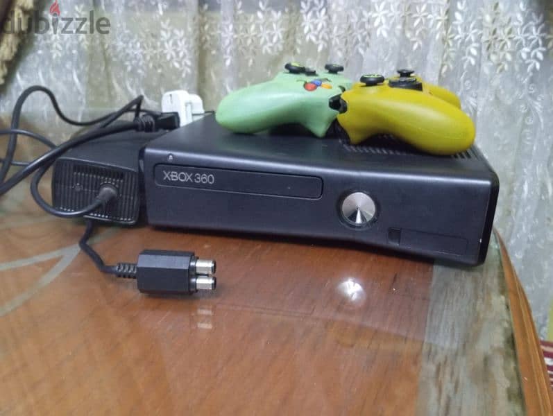 Xbox 360 original شامل كل حاجته وارد من السعوديه 0