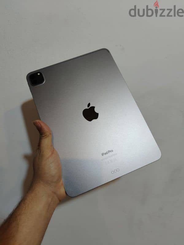 Ipad pro 2023 M2 128gb. 99% بطارية 1