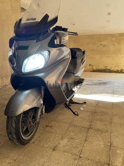 Suzuki burgman 2007 650cc سوزوكي بيرجمان ٢٠٠٧ ٦٥٠سي سي