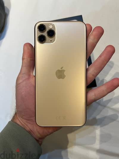 iphone 11 pro max 256G بدون خربوش معاه كل حاجته