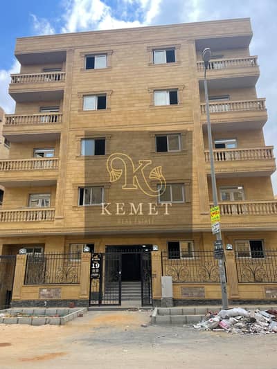 Apartment for sale in Southern Lotus, second number from Al Nawadi Street, a minute from Sodic Square and the southern 90th, distinctive design and co