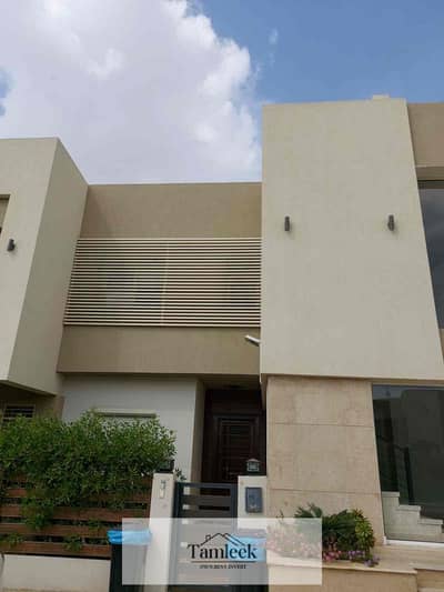 Fully Finished Family house  with private garden For sale in The Crown Palm Hills Compound , 6th of October City, near New Giza