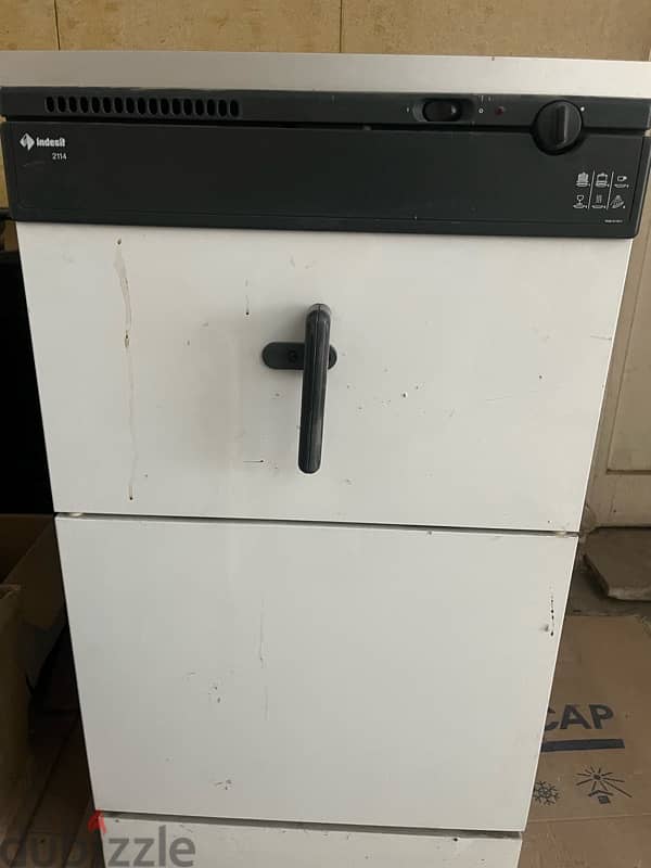 غساله اطباق  indesit 4