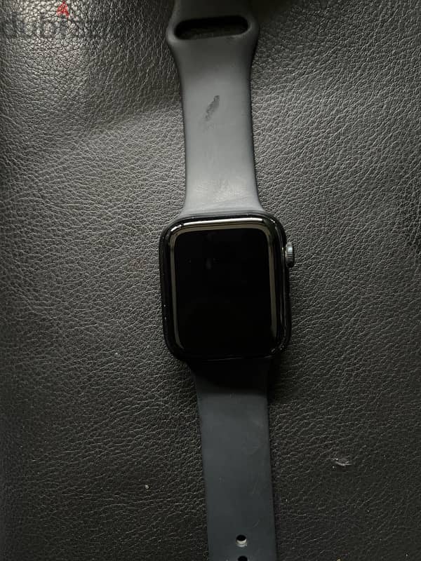 Apple watch series 8 3