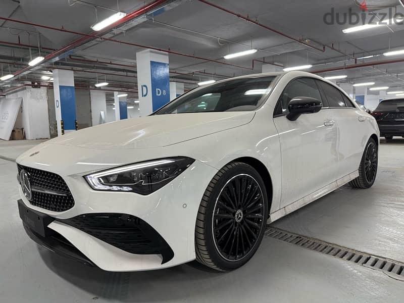 Mercedes-Benz CLA 200 2025 White & Black 0