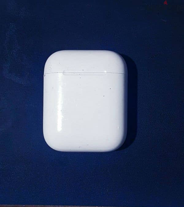 Apple airpods الجيل الاول 4