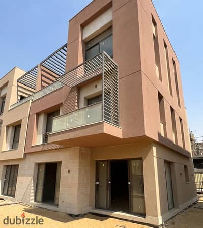 Townhouse villa with immediate delivery in District 5 Compound - Al Hokair Centres