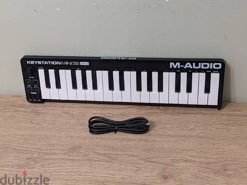 M-Audio Keystation Mini 32 MK3 Midi Keyboard 3