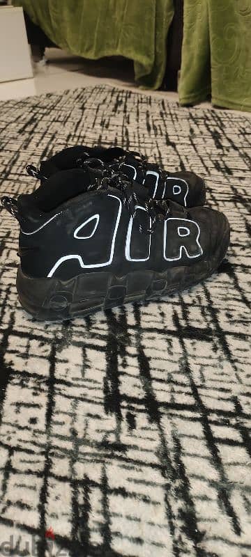 جزمه air tempo mirror مقاس 42 بتنور في التصوير