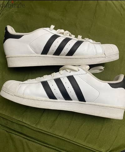 حذاءadidas اصلي مقاس 45