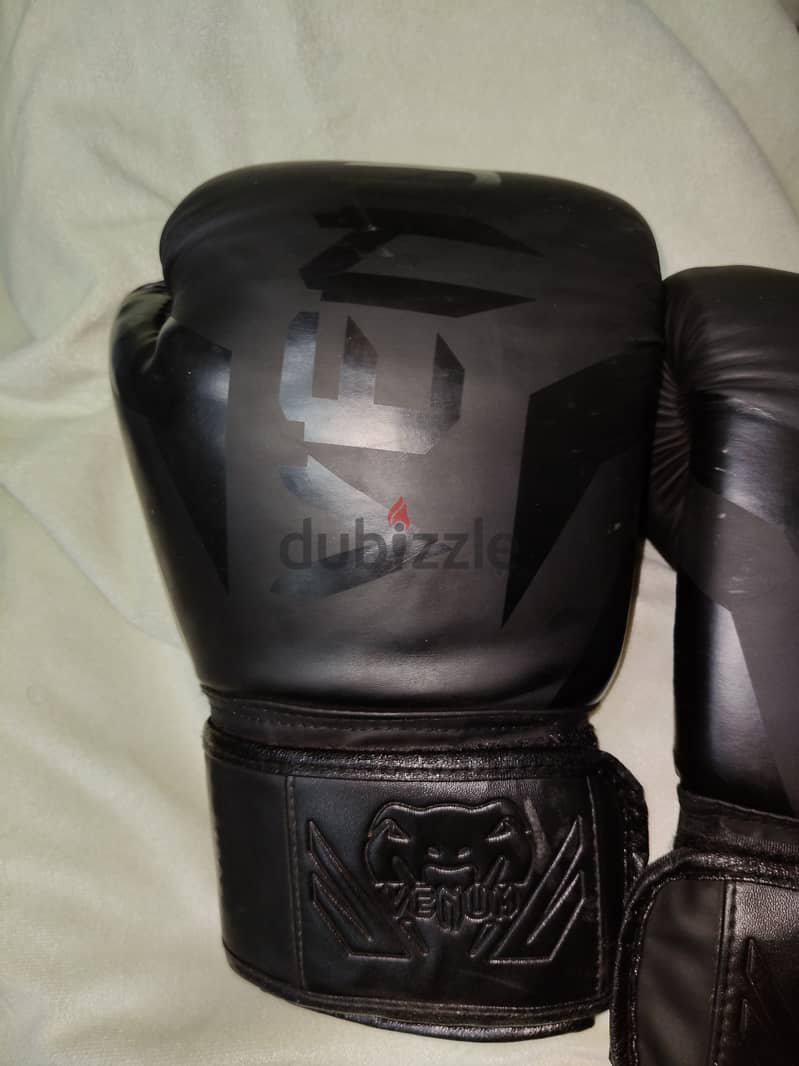 جلافز بوكس gloves box 1