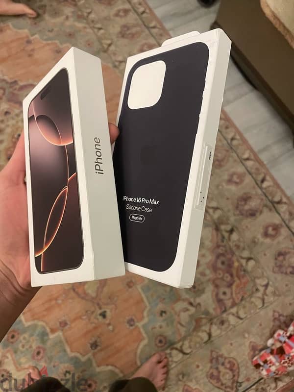 brand new iPhone 16 pro max 1tb 4