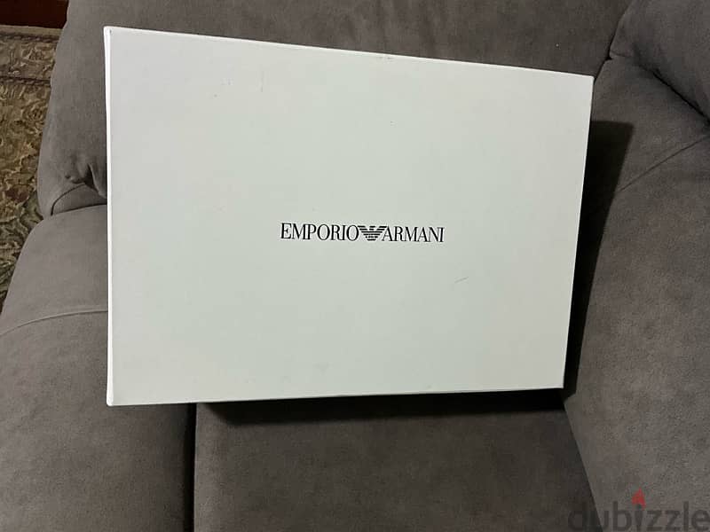 EMPORIO ARMANI Moncler ‏HUGO BOSS ‏ AX Burberry Prada Gucci Dsquared 6