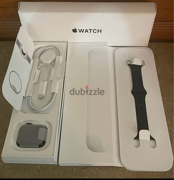 Apple Watch SE (2nd Gen) [GPS 40mm] 2024 Brand like new 1