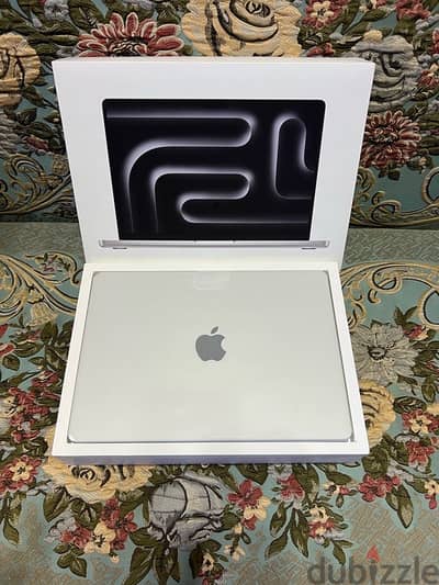 Macbook Pro M3 1 Tera جديد تماما مشحون ٧ مرات فقط  بكل حاجته ضمان ساري