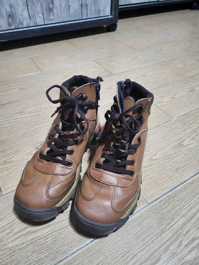 boot excellent condition Size 36