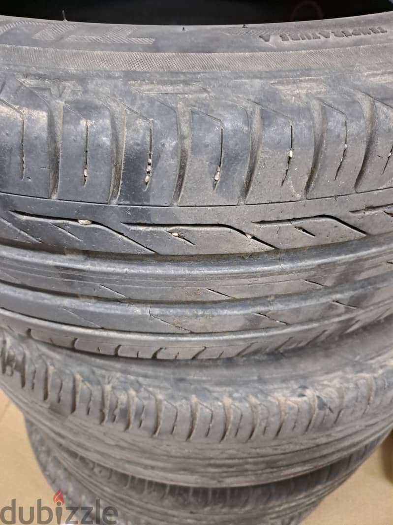 ٤ اطارات بريدجستون مقاس 195/65R15 2