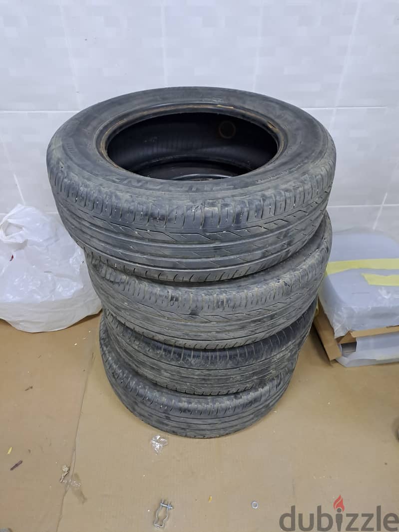 ٤ اطارات بريدجستون مقاس 195/65R15 5