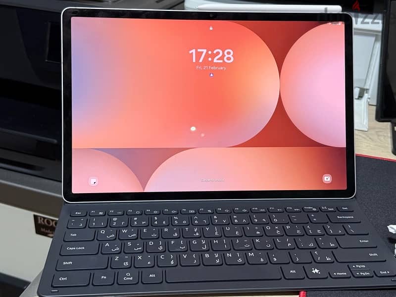 Glaaxy tab S10+ 256 with keyboard and pen 0