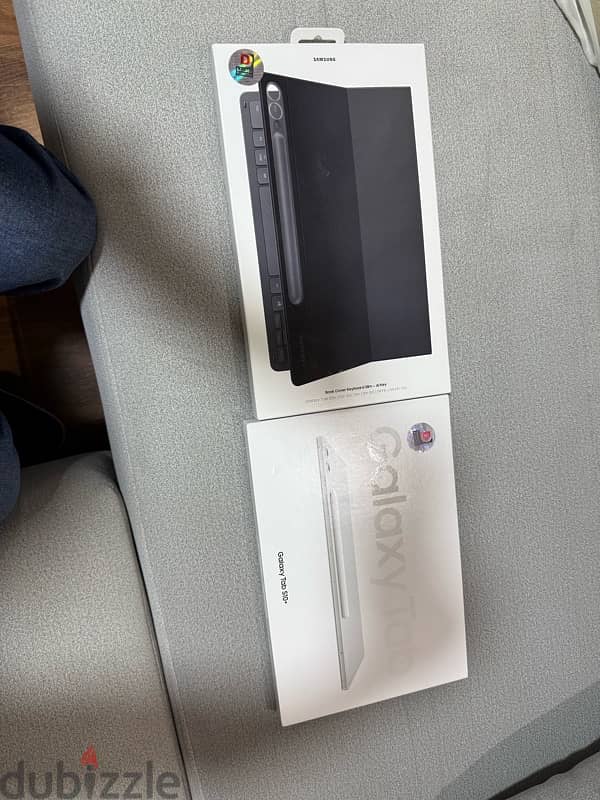 Glaaxy tab S10+ 256 with keyboard and pen 1