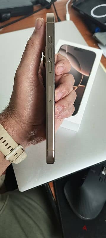 iphone 16 pro max كسر زيرو جديد 5