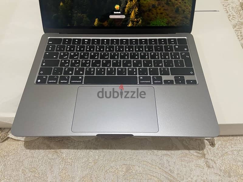 Macbook Air M2 زيرو تماما بدون ولا خدش بكل حاجته عربي اجليزي 3