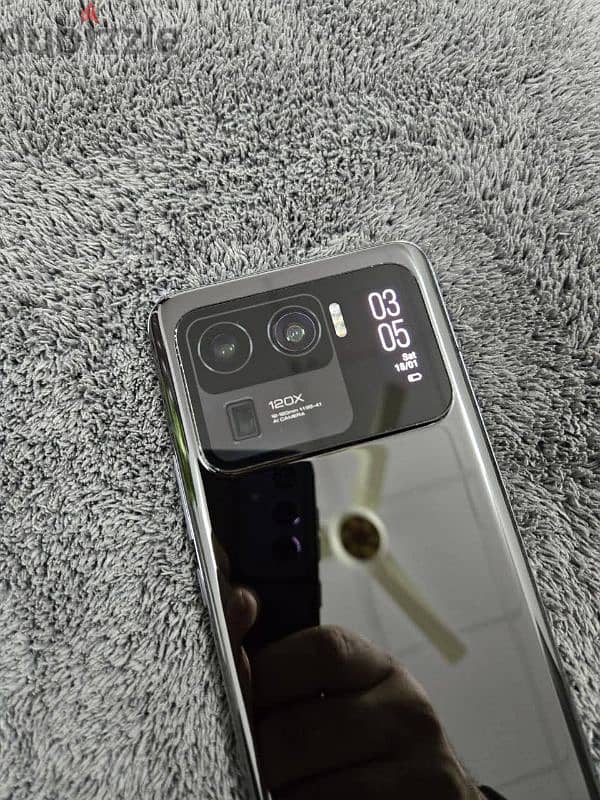 للبيع mi 11 ultra 512 حالة ممتازة بالكرتونة رام 12 + 7 0