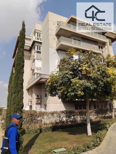 apartment for sale 3bed  Mountain View new  cairo READY TO MOVE with semi annual 120,000   over 5 years in the best location in 5th statement