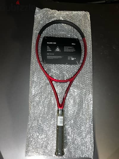 Clash 100 V2 Tennis Racket