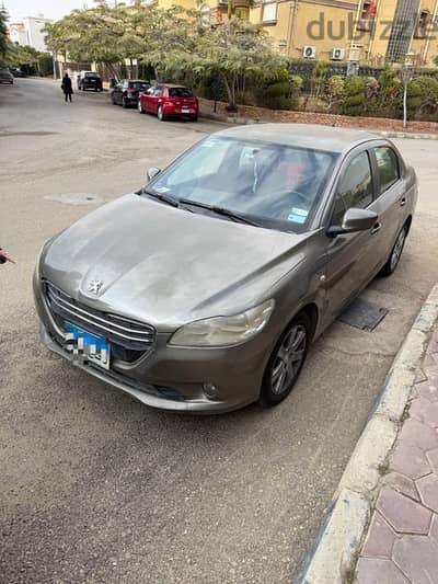 Peugeot 301 2015 بحالة ممتازة