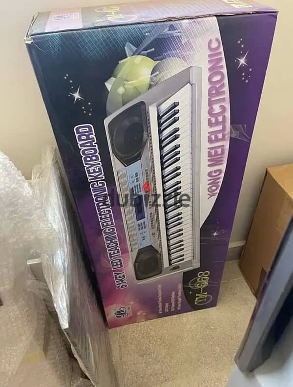 61 Key Electronic Keyboard 0