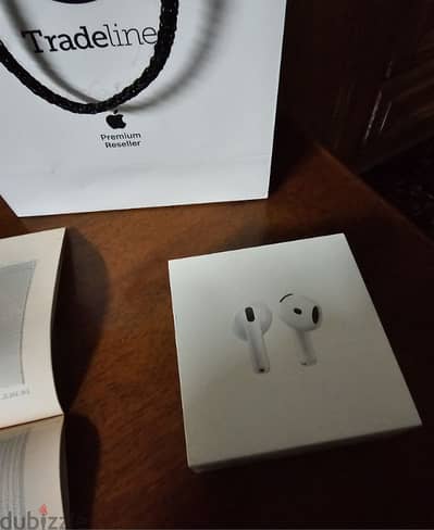 Apple Airpods 4 - sealed ضمان محلي