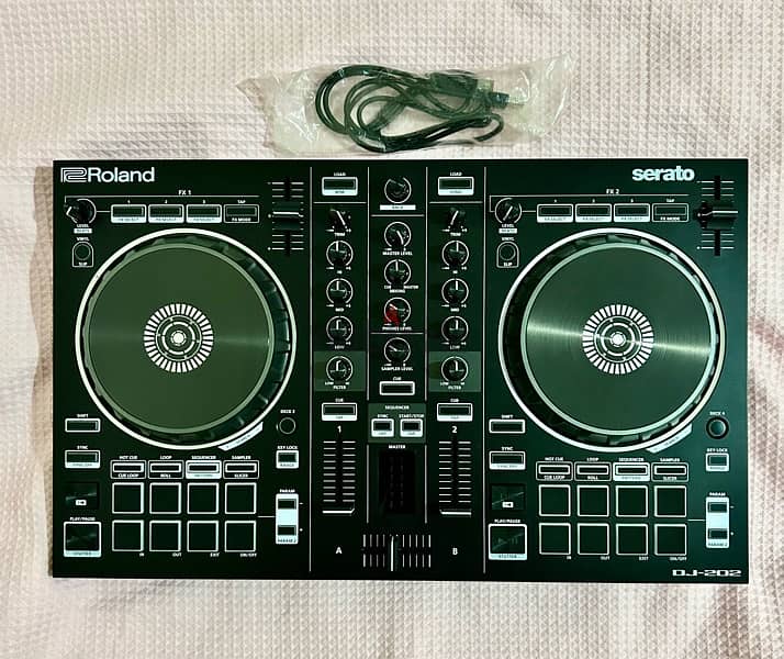 Roland DJ202 | DJ controller 0