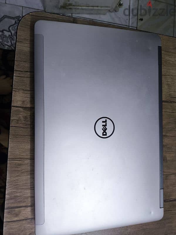 Dell latitude E6540 0