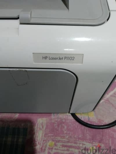 طابعه ليزر جت HP بحالة فوق الممتازة للبيع لدواعي السفر