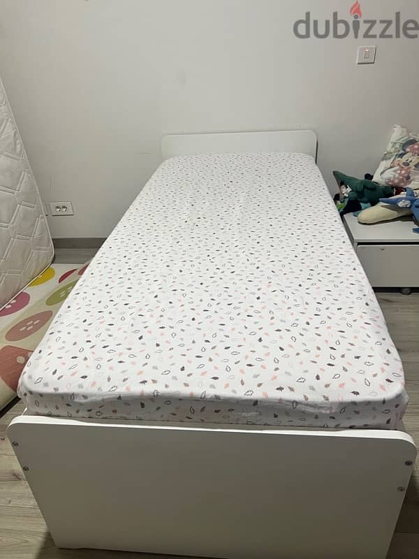 Bed and mattress together 1