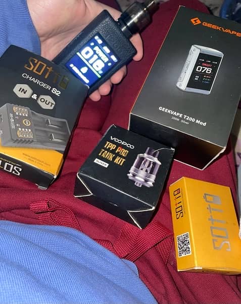 GEEK VAPE T200  توصل واتس اب 1