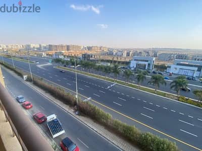 شقه فاخره للإيجار في مدينتي B12 أول سكن  prime location أمام the strip