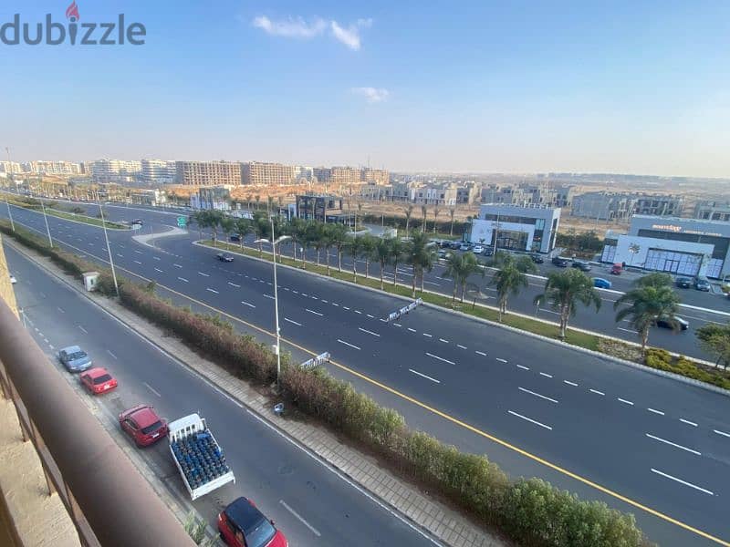 شقه فاخره للإيجار في مدينتي B6 أول سكن  prime location أمام the strip 0