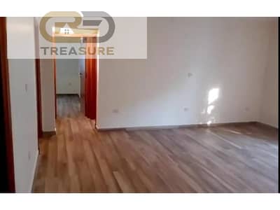 Apartment with garden for sale in Tag Sultan super lux .