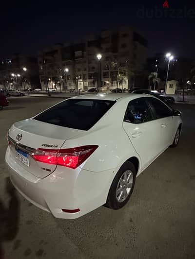 Toyota Corolla 2015 دواخل فابريكا