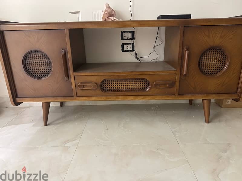 tv unit 0