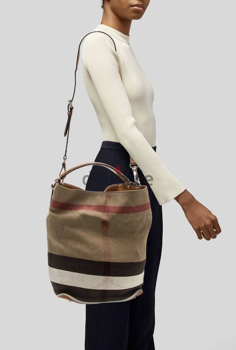 As new - Burberry Bucket Bag 2