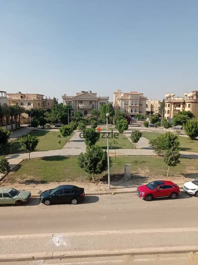 Apartment for sale in the 1 district new Cairo  ,Super lux finishing View open to the garden, An area of 220m.