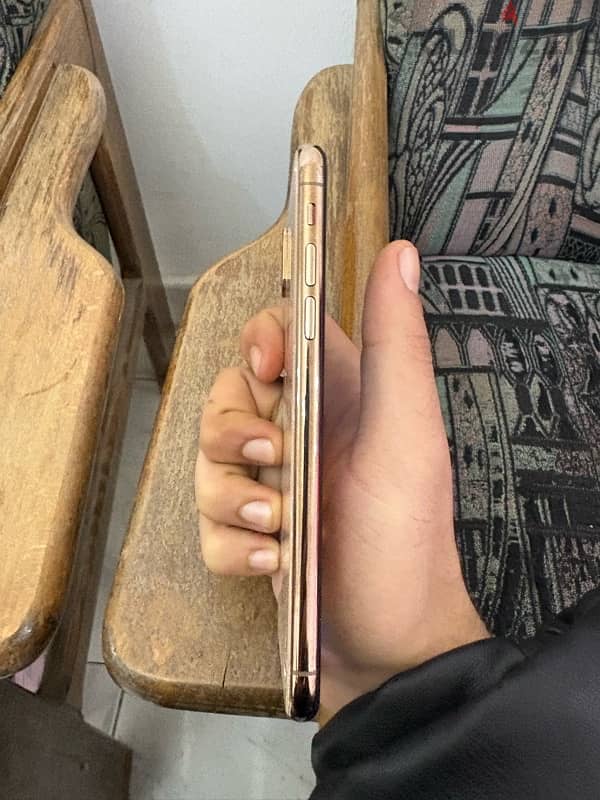 iPhone Xs 64GB 73% w Box 0