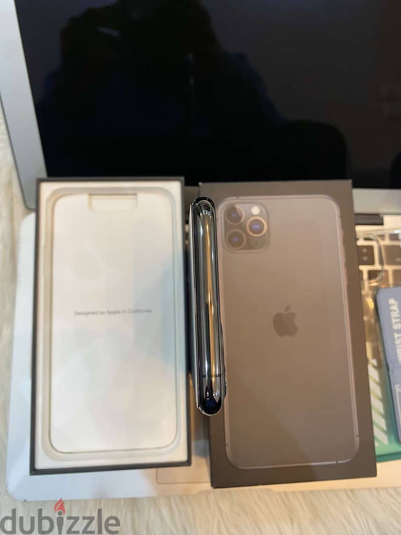 IPhone 11 Pro Max للبيع او البدل 9