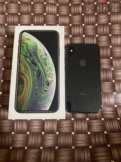 iPhone xs 256 gb battery 75%