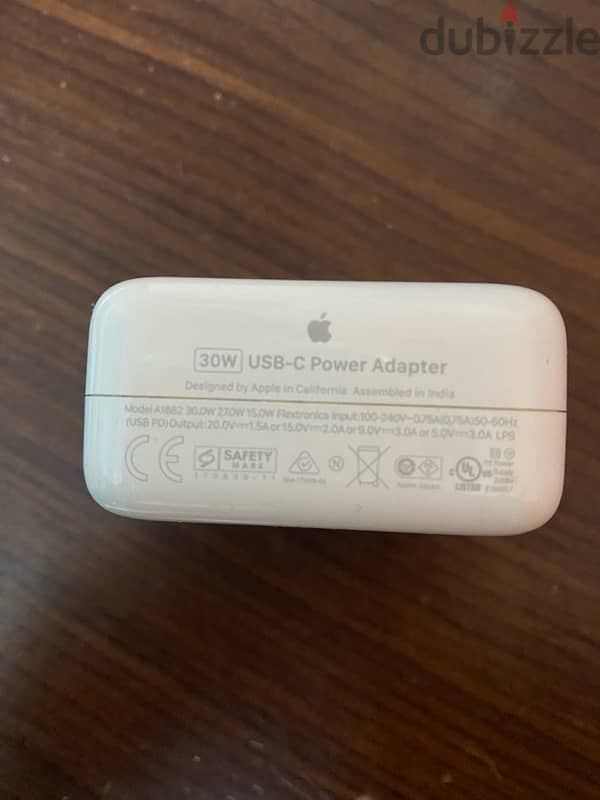 Apple power adaptors Usb-c 30w   راس شاحن ابل اصلية من ابل امريكا 0