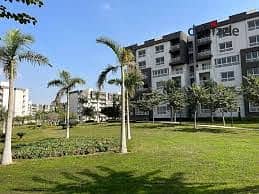 Apartment for sale in Bay 14, ground floor with garden view, two rooms.